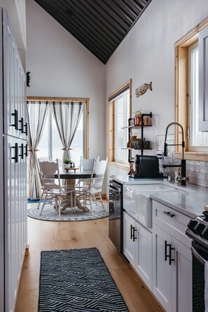 Kitchen & Dining Area