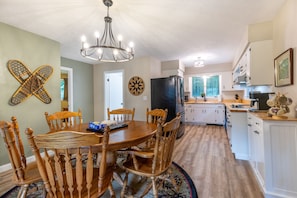 Dining room/kitchen