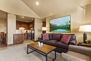 Living with room with sofa sleeper