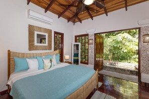 Restful Casa Quetzal Luxurious Rainforest Retreat (1506)
