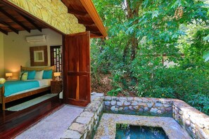 Restful Casa Quetzal Luxurious Rainforest Retreat (1505)