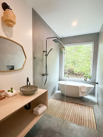 Ensuite bathroom