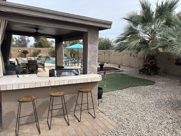 Outdoor dining