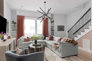 Cozy and Inviting Living Room with Plush Seating
