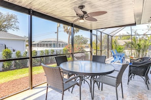 Lanai | Outdoor Dining