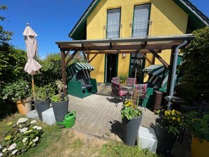 屋外ダイニングエリア