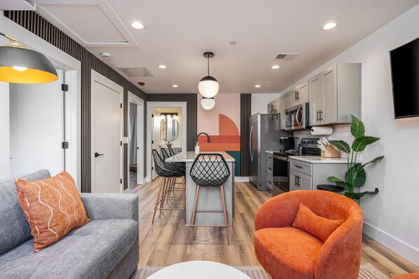 Colorful recently updated 2 bedroom condo centrally located in Hillsboro / West End, with all the furnishings and supplies you'll need for a most comfortable stay in Nashville.