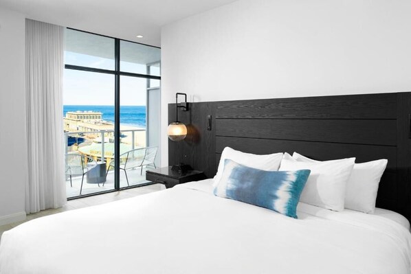Unit with King bed. Exact unit will be assigned upon arrival. Views, colors, and decor may vary.