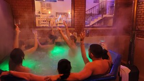 Indoor spa tub