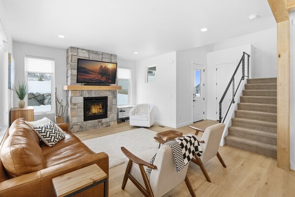 Main Living Room with Cozy Gas Fireplace (main floor)