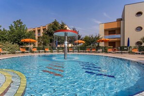 Holiday Home Swimming Pool