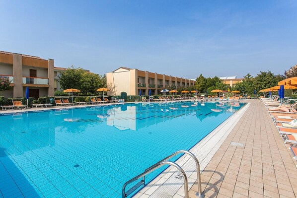 Holiday Home Swimming Pool