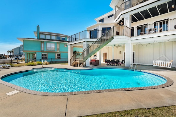 A Peace of Paradise pool