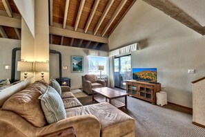 This cozy 1br + loft studio is perfect for a weeked getaway