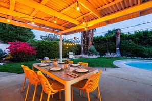 Outdoor dining