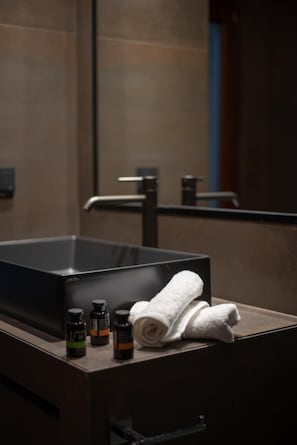 Bathroom amenities