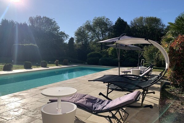 Domaine des rives d'Ormoy Athamante piscine