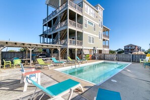 Private Soundfront Pool