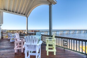 Top Level Soundfront Deck