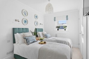 Second Bedroom, Twin or Super King Beds on request - The Corbyn Apartments, Torquay