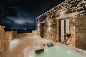 Stunning Naxos Villa | 5 Bedrooms | Villa Vardos | Private Pool & Outdoor Hot Tub | Agia Anna