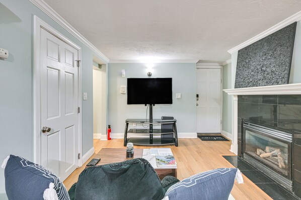 Boston Vacation Rental | 1BR | 1BA | 900 Sq Ft | Stairs Required to Enter