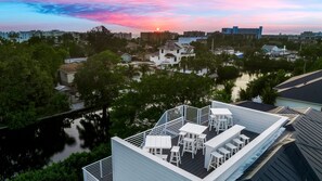 Twilight - Rooftop Bar & Hightop Seating