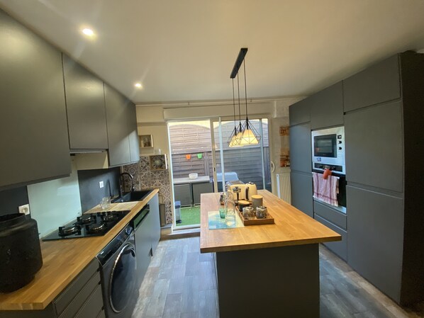 Private kitchen