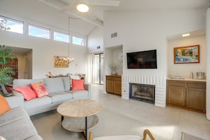 Living Room | Gas Fireplace | Smart TV | Wet Bar