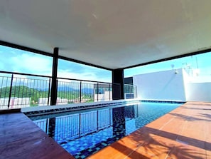 Pool auf dem Dach