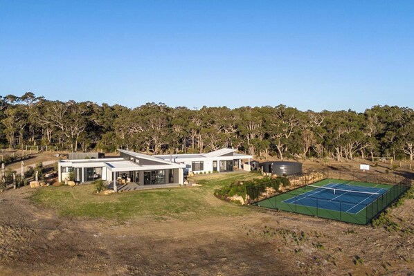 This sprawling family estate offers ample space for groups.