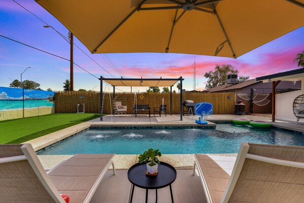 Seaside Sanctuary is a little slice of paradise right here in Arizona. Pool games, a putting green, cornhole, and more will provide a truly fun vacation.