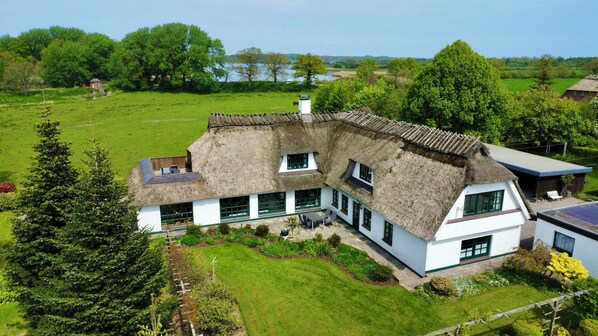 Reet-Ferienwohnung direkt an der Ostsee