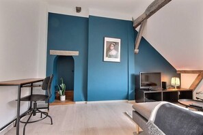 Office and lounge area