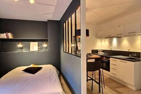 Bedroom/Kitchen
