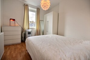 Chez Jean 3-10