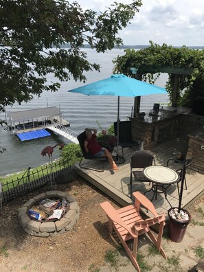 Outdoor Kitchen to grill that Ribeye Steak before heading out on the water.