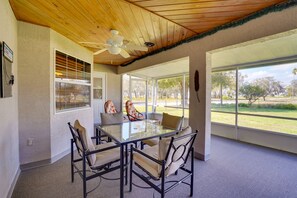 Screened Porch | Dining Area