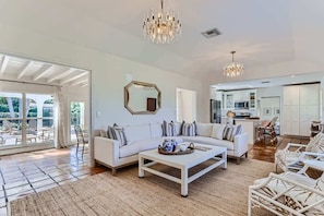07 Living Room.jpg