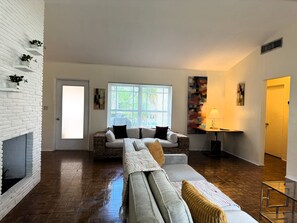 Living Room pic1