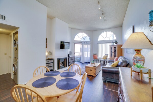 Long Beach Vacation Rental | 2BR | 2BA | 950 Sq Ft | Step-Free Access