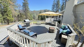 Large Deck for Entertaining