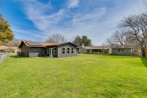 Private Backyard | Fully Fenced