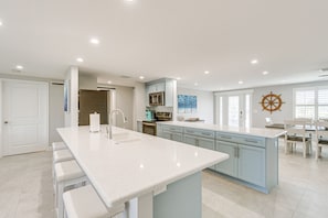 Kitchen | Free WiFi | Central A/C & Heat