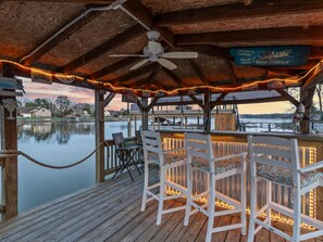 Pier Bar