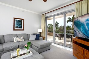 Step inside paradise ? and stay awhile HKK-220