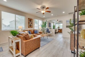 Living Room | Smart TV