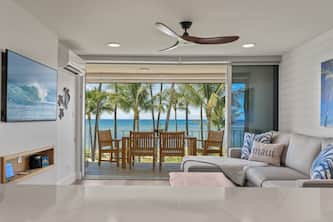 Fully Remodeled Ocean Front Comfort HKOK316