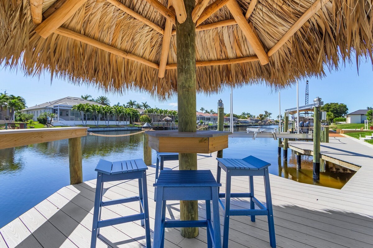 Gulf Access, Dock w/Tiki hut, Heated Saltwater Pool and Spa – Villa Heaven’s Horizon – Roelens