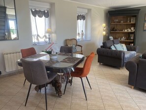 Meubles, Design IntĂ©rieur, Sol, Sol, Bois, Chaise, Table, PiĂšce, Ăclairage, Salon